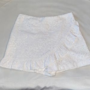 Lilly Pulitzer White Eyelet Skort NWOT size 6 worn once Shorts/Skirt